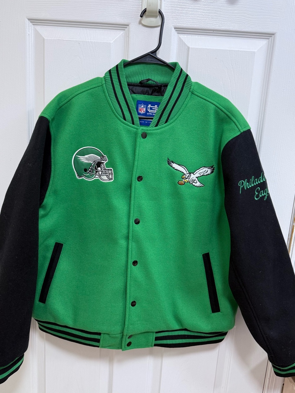 NWT NFL Philadelphia Eagles Kelly Green and Black Varsity Jacket, Size Large